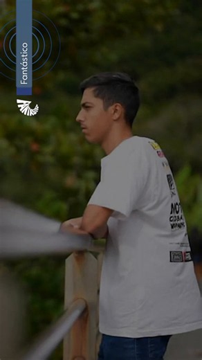 为什么女同性恋总是选择生养难宝？？？她们不是天生爱女吗？？？天生的女权主义者？好难懂啊，天生爱女的女人在有选择的前提下，居然选择莮宝，前两天小红书刷到朱迪福斯特跟她生的莮儿合照，真的丑出天际。