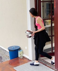 Girl’s Reaction Upon Seeing a Homeless Person in Her Backyard | Awesome