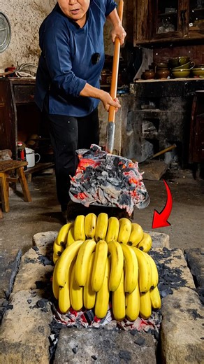 How Banana Liquor Is Made Using an Ancient Chinese Method🤔