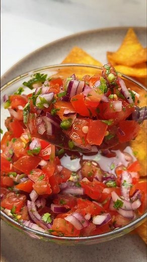 The best and easiest pico de gallo you will ever make. #picodegallo #tomatosalsa #mexicanfood