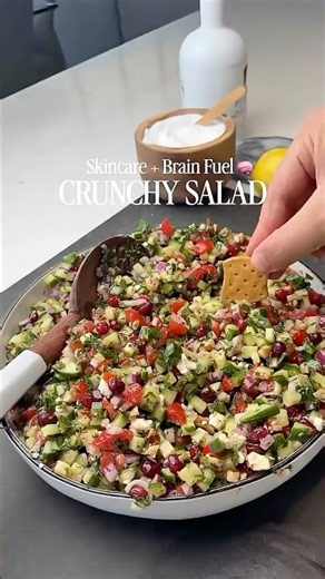 Mediterranean Crunchy Salad