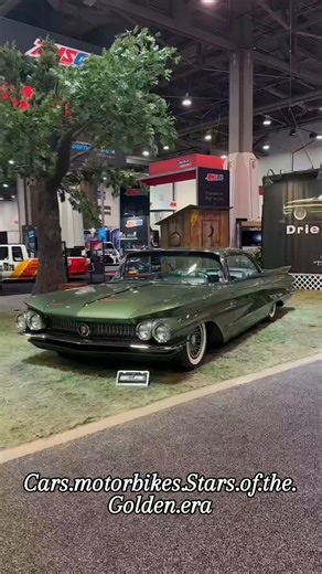 The winner was a 1960 Buick Invicta Custom X60 built by Andy Leach and Cal Automotive Creations (CAC) for their customers George and Angela Eliacostas. | Cars & Motorbikes Stars of the Golden era