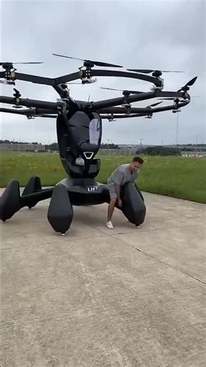 This Human Drone Can Fly WITHOUT Hands 😱 | LIFT HEXA #shorts