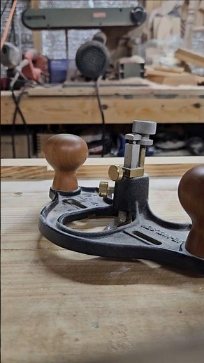 old school woodworking! using a router plane! half lap joint!