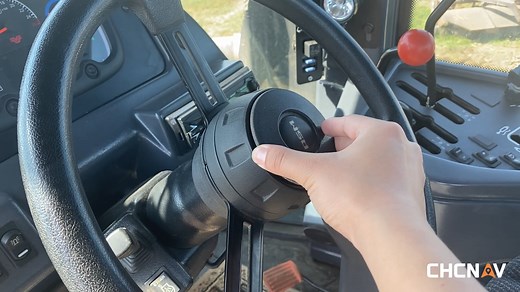 Have you been thinking about retrofitting your tractor with a auto-steering system but at an affordable price? Watch the NX510 Pro installation video to find your solution! The NX510 Pro automated steering system was installed by our Russian partner in less than an hour. Precision agriculture professionals, don't hesitate to contact us at https://zcu.io/B2Uj #CHCNAV #agriculture #agritech #autosteering | CHC Navigation