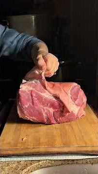 ✨Getting this pork shoulder ready for pulled pork🐷
