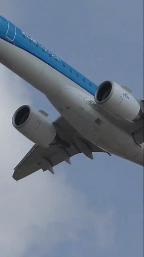 KLM Embraer E195-E2 takeoff from Budapest #klm #budapestairport #embraer195