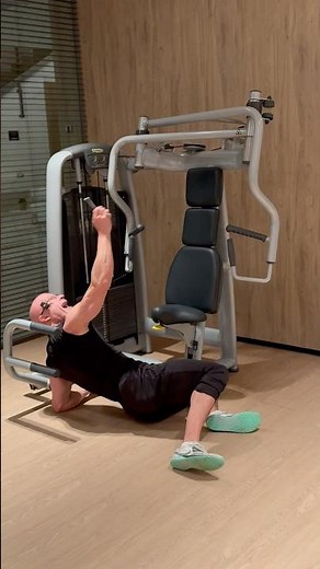 How the chest press machine works #fitness #sport #fitbody #training #motivation