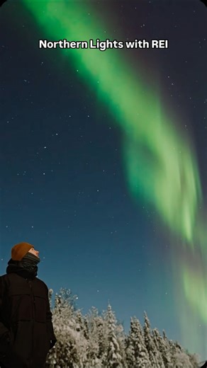 JAY & NINA CUMMINGS | Adventure Travel on Instagram: "layering for the northern lights in -13 🌌 one of our goals in 2025 was to see the northern lights so we’re packing our favorite layers in partnership with @rei to chase the aurora in Fairbanks, Alaska #REIpartner temps here are COLD 🥶 so we’re relying on our @rei gear for protection in the harshest temps what we’re wearing ❄️ - REI Co-op thermal merino base layers - REI Co-op powderbound insulated snow pant - REI Co-op trailma