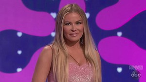 Carmen Electra picks her match on The Celebrity Dating Game