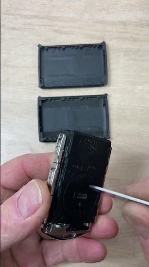 Volvo smart key battery change -EASY DIY #automobile #remotebattery #mechanic #remotecontrol