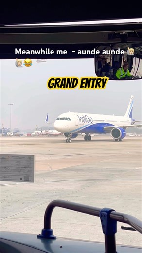 I captured airplane landing from shuttle bus 🚎 #landing #airplane #shorts