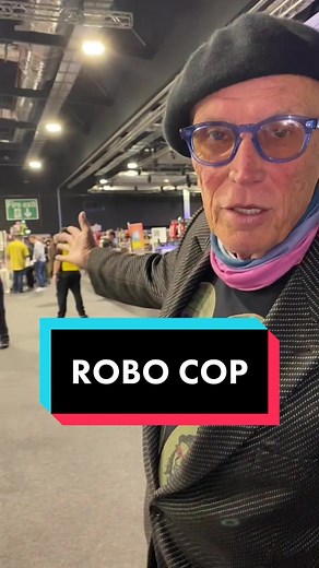 Meeting Robocop Peter Weller at Scotland Comic Con