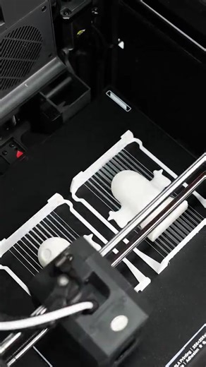 This would look amazing if you put it outside in the yard at night. Printer: #CentauriCarbon Model: SPOOKY GHOST (Nexprint) #elegoo #3dprinting #3dprint #maker #diy #satisfyingvideo #3dprinter #asmrvideo #asmr #technology #lifestyle #steam #giga #halloween | Marimariamakeup