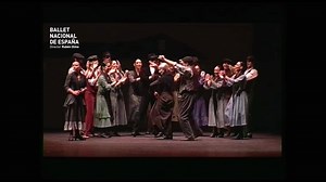 #BNEHistoria. Los versos de García Lorca y la coreografía de Antonio Gades emparejaron en ‘Bodas de sangre’ la tragedia con el folclore. El Ballet Nacional de España, dirigido por José Antonio, repuso esta obra en 2009 con motivo del 30 aniversario del BNE. Coreografía, iluminación y dirección: Antonio Gades Adaptación para ballet del texto de Federico García Lorca: Alfredo Mañas Música: Emilio de Diego, Perelló y Monreal, y Felipe Campuzano. Escenografía y vestuario: Francisco Nieva. Asistente 
