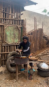 Injera Ethiopian traditional food making. . . #injera #ethiopia #ethiopianfood #ethiopianculture #indianinethiopia #traveling #hitchhikingnomad #injerafood | Hitchhiking.nomad