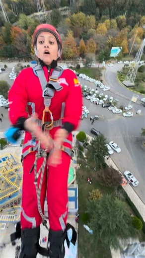 ‎صفحه رسمیGMAX | نمک آبرود‎ on Instagram‎: "نترس جات پیش عمو‌ یزید اَمنِ😂 . #reels #explore #girl #fear #fun #تفریح #مازندران #بجنورد #شمال #دختر"‎