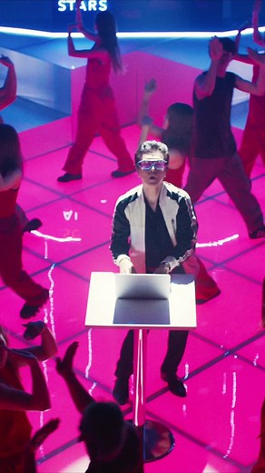 #サザンオールスターズ「恋のブギウギナイト」🕺🪩 ミュージックビデオ公開中🎉 皆さんご一緒に！ちょいと未来へSTEPを踏んで〜👣 Woo Woo〜😚 #サザン #恋のブギウギナイト #サザン恋ブキ #夏の思い出 #SongofTheSummer #新宿野戦病院