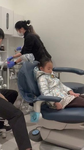 When a child has dental fear - how to distract/ease 🦄 [Pediatric Dentist]