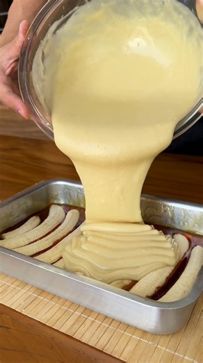 Now I only make banana cake like this, it’s super fluffy and delicious! | I'm Diego