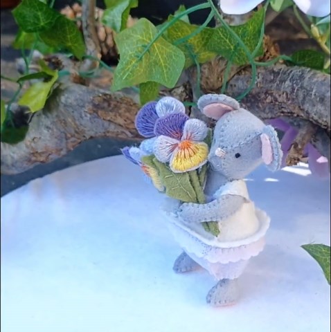 Felt Mouse With Violets Pattern - PDF - Hand Sewing - Felt Craft Project - Waldorf - Etsy