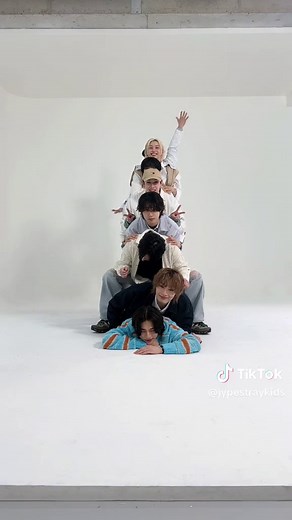 Celebrating 6th Anniversary of Stray Kids with Joyful Moments 🎉