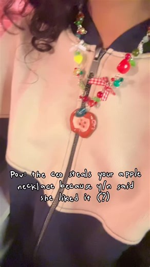 ᴊᴇᴡᴇʟᴇʀʏ ꜱᴛᴏʀᴇ 𐙚⋆.˚ on Instagram: "Y/n got opps now 💔 omg ts reminds me of wattpad i should read sumthn . Apple necklace, yn, ceo, chunky necklace, handmade necklace, clay charm . #yn#ceo#applenecklace#apples#smallbusiness"