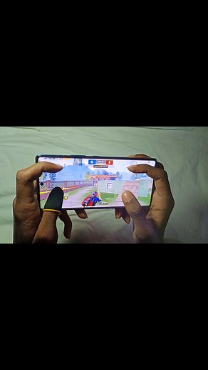 1.2M views · 9K reactions | 4 Finger Claw Handcam Gameplay PUBG Mobile ✨ . . . . . . . . . . . . . . . #BRXGaming #PUBG #PUBGMOBILE #pubglive #viral #viralpost #trending | BRX Gaming | Facebook