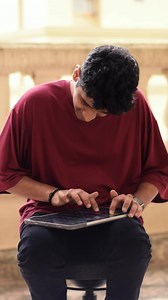 Here's one of my favourite songs to play - Kehna Hi Kya / Kannalane. Such a wonderful tune by the one and only A.R.Rahman. Apps Used: GeoShred and iFretless Bass | Mahesh Raghvan