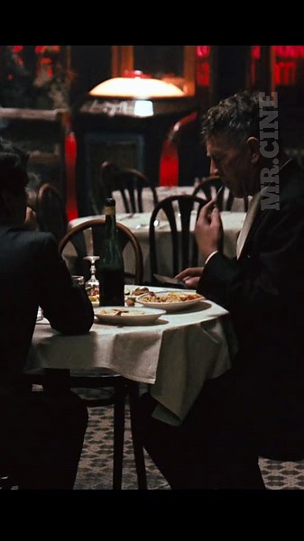 «Le Parrain» réalisé par Francis Ford Coppola (1972) #alpacino #francisfordcoppola #marlonbrando #leparrain #thegodfather #filmculte #film #culte #cinema #movie #saga #sceneculte #scene #extrait #extraitdefilm #coppola #pacino #deniro #mafia #italie #italia #popculture #70s #election #vote #cinematic #cinephile #ciné #mrcine