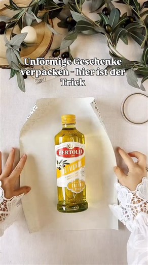 Natascha | Haushaltstipps| Alltagshacks | Hyla on Instagram: "🎁✨ Geschenke einpacken wie ein Profi – ganz ohne Stress! ✨🎁 Wenn du beim Einpacken jedes Jahr kurz vorm Nervenzusammenbruch stehst … dieses Reel rettet dich. Ich zeige dir super einfache Hacks, mit denen jedes Geschenk wunderschön aussieht – egal, wie ungeduldig oder ungeschickt du dich beim Einpacken fühlst. ✨ Darum solltest du dieses Reel unbedingt speichern: • Du sparst dir Nerven, Zeit & Papier • Deine Geschenke sehen sofort ord