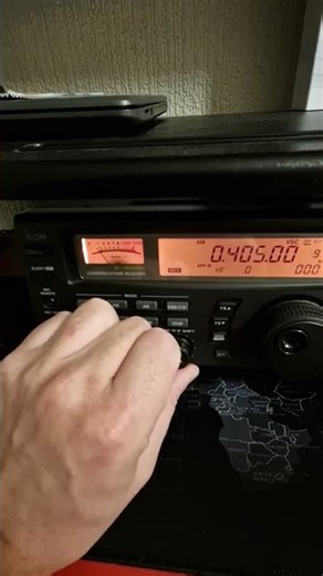 Icom IC-R8500's Audio Peak Filter. (Birmingham International Airport Beacon)