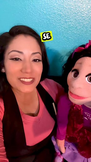 91K views · 2.3K reactions | La risa libera endorfinas, reduce el estrés y nos conecta con los demás. ¡Regala una sonrisa hoy, nunca sabes a quién puedes alegrar!#Sonríe #LaRisaEsSalud #Alegría #ShowFamiliar #YolyPacheco #Ventrilocua #BilingualShow #PuppetFun #RíeMás #yolypacheco #SaludEmocional Yoly | Yoly Pacheco Ventriloquist | Facebook