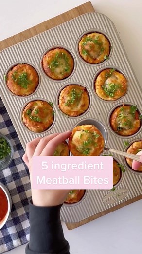 ✨MUFFIN PAN HACK ✨5 INGREDIENT MEATBALL BITES. Easy dinner or appetizer for the whole family! #meatballs #pillsbury #crescentrolls #muffinpanchallenge #easyrecipe