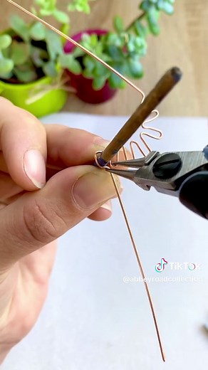 Make a mini wire flower with me! 🌼 Full tutorial available on my YouTube channel at AbbeyRoadCreations 🎨 #diy #diyproject #wire #wirewrap #flower #makingjewelry #jewelrytutorial