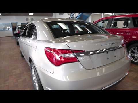 2014 Chrysler 200 Review