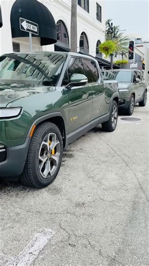 Rivian green paint comparison #rivian #r1t #r1s