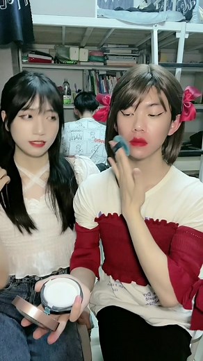 兩個男人一台戲：探索跨性別文化