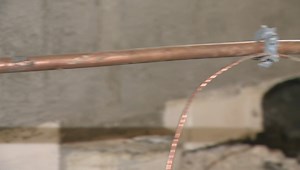 Copper culprits caught in the act stealing piping in Winnipeg neighbourhood: Police