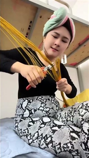 The Beauty of Handicraft: Wire Becomes a Metal Tree, It's Truly Stunning!