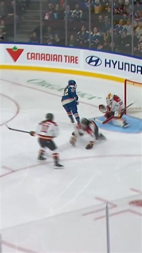 Vancouver Goldeneyes on Instagram: "okay Jenn that was SO slick 🤭"