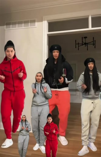 selena dancing with her twins #babyboo #selena #stud #asianstud #fyppppppppppppppppppppppp