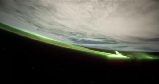 Für mich seit langem das schönste Video (unabhängig von Dynamo Dresden und meinen eigenen Werken) dies wurde vor 48h von der NASA veröffentlicht. Beachtet wie klein und zerbrechlich unsere Erde ist, vor Millionen Jahren liefen da noch Dinos rum. Dieses Video zeigt wie klein und unscheinbar wir sind. Werden wohl nur die wenigsten verstehen. Schade eigentlich... #nasa #welt #erde #menschheit #leben