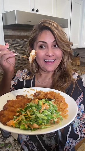 Delicious Chicken Milanesa with Bolillo Crumbs Recipe