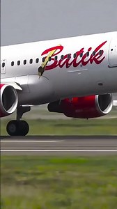Watch This Perfect Batik Air Landing! #aviation #planespotting #youtubeshorts