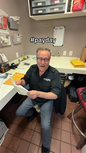 Celebrating Payday with Giana: Fun and Excitement