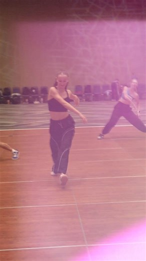 Already missing these class moments with all of you #encoredcs #encoreextreme #conventionseason #competitionseason #forthelovE Vid and editing by the one and only Everon Event Productions | Encore DCS