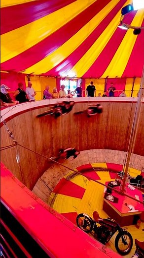 Wall of Death! Motorcycle Stunt Riding #wallofdeath #retrofestival #classicmotorcycles #bikerchic