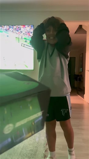 OUTWORK OUTLEARN on Instagram: ""Siiiiick" 🌪️💚"