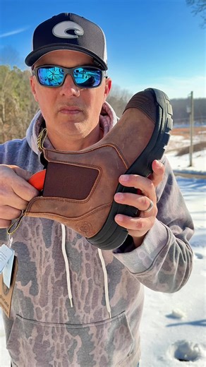 These Rockrooster steel toe Chelsea work boots are built for long days on the job without the hassle of laces. The slip-on design makes them easy to get on and off, while the steel toe protection and durable oiled leather upper are made for construction, shop work, warehouses, and outdoor jobs. A rugged outsole provides traction on rough surfaces, making these a solid choice for work or everyday wear. ⸻ 🔑 Keyword Block (SEO) steel toe work boots men’s work boots Chelsea work boots slip on work 